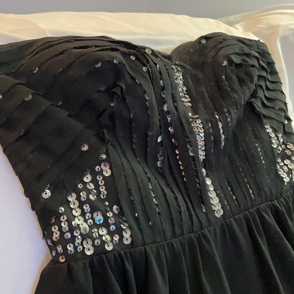Black, chest fitted with sequences cocktail dress - Picture 3 of 5